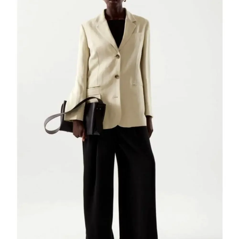 COS light beige